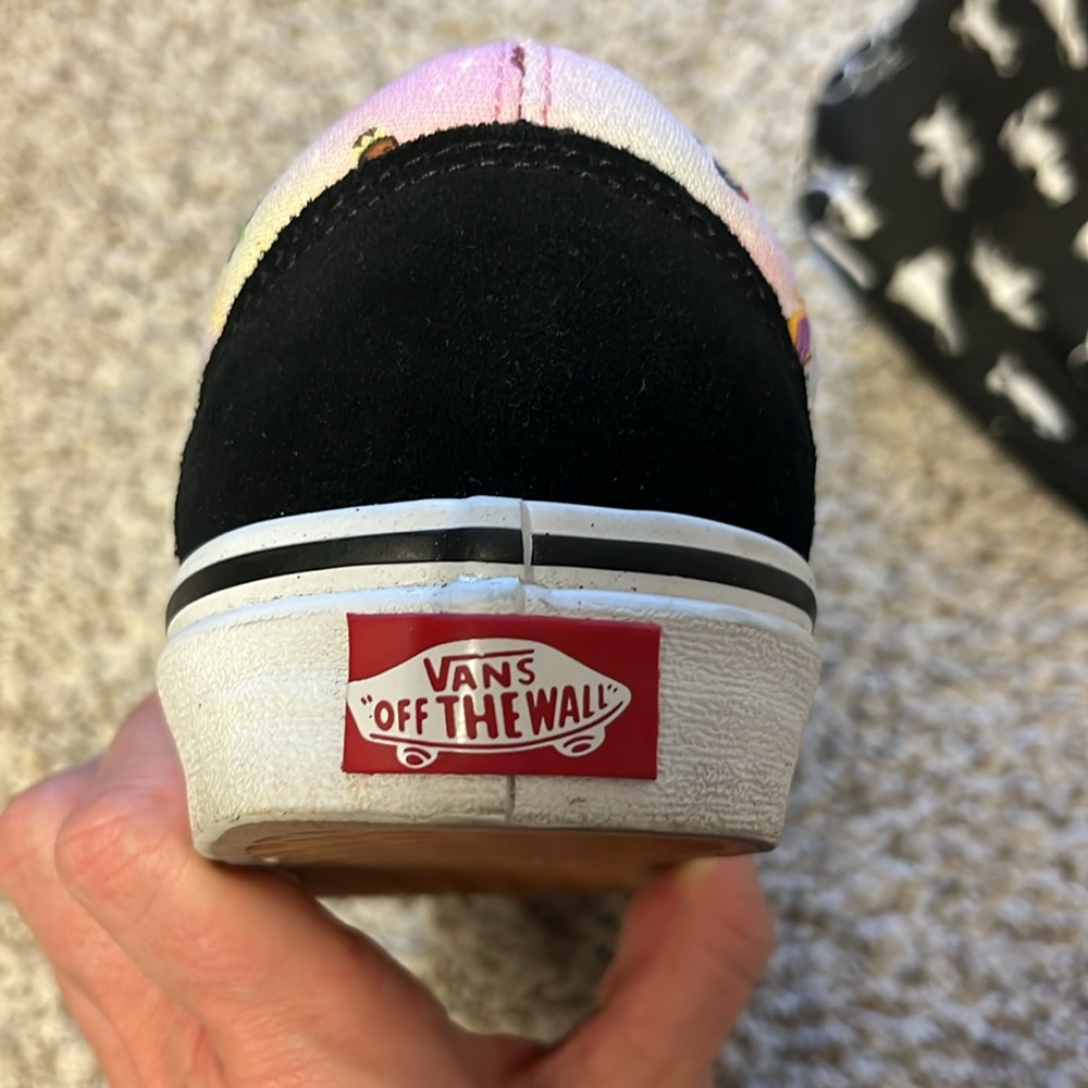 Almost new Disney Princess Vans. - Picture 5 of 8
